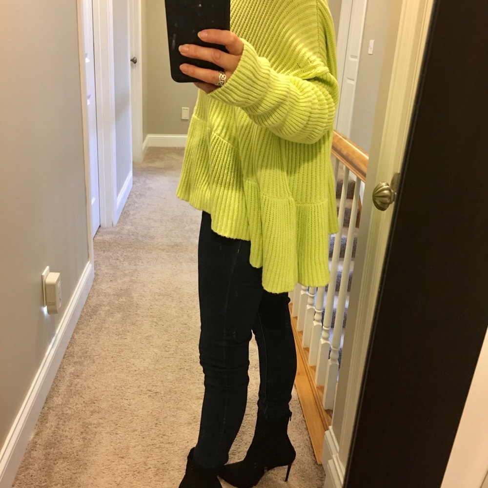 FREE PEOPLE Lime Green Sweater Size S NWT - Picture 3 of 3